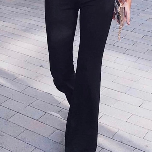 Elegant Black High-Waisted Jumpsuit - Picture 3 of 3